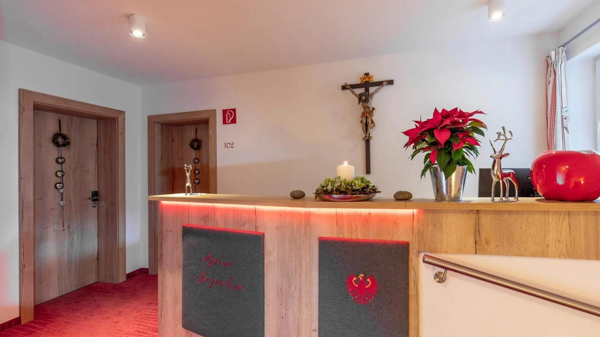 Bed & Breakfast Pension Jaqueline Solden Austria