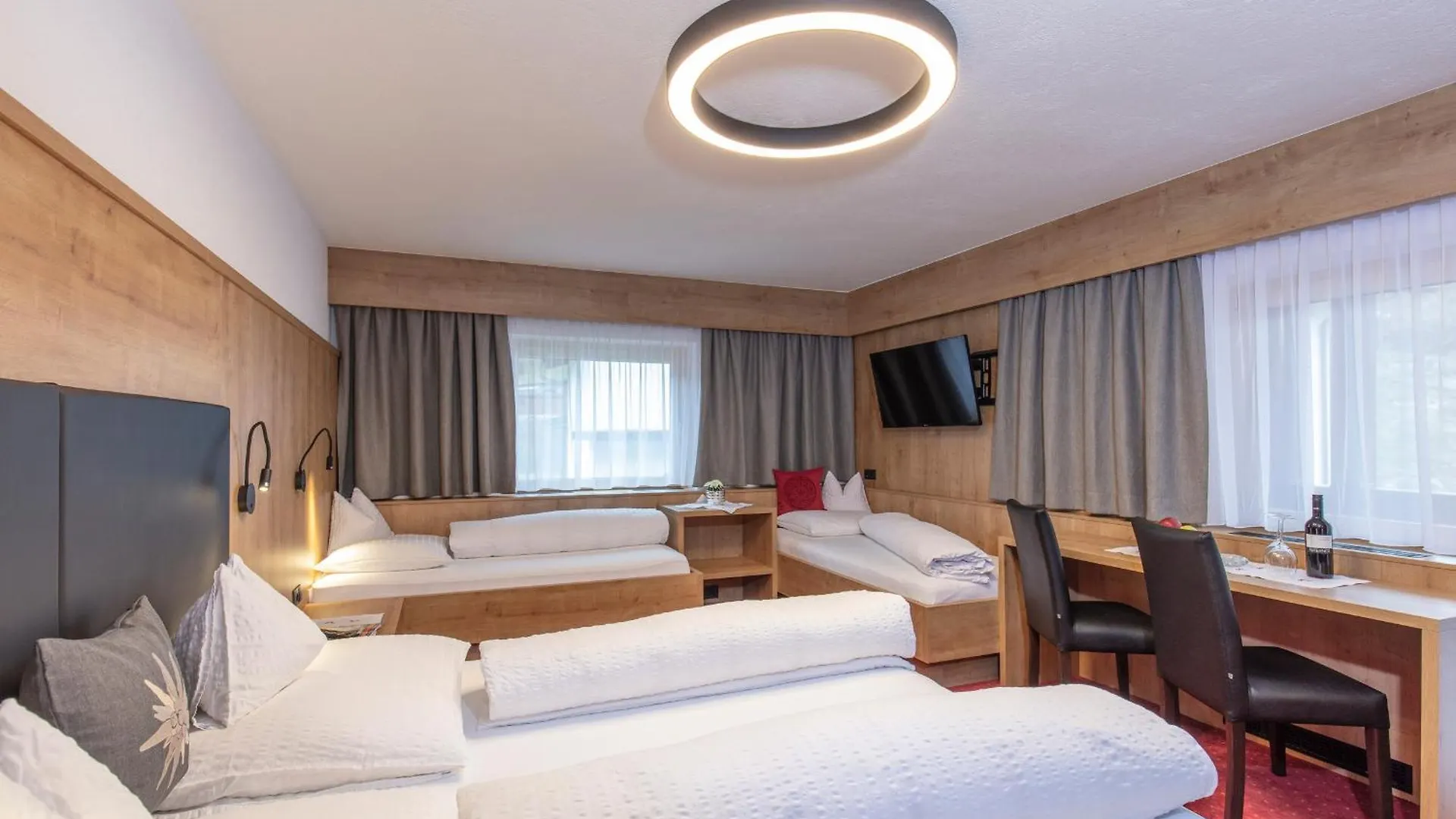 Bed & Breakfast Pension Jaqueline Solden