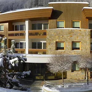 4* Aparthotel Royal